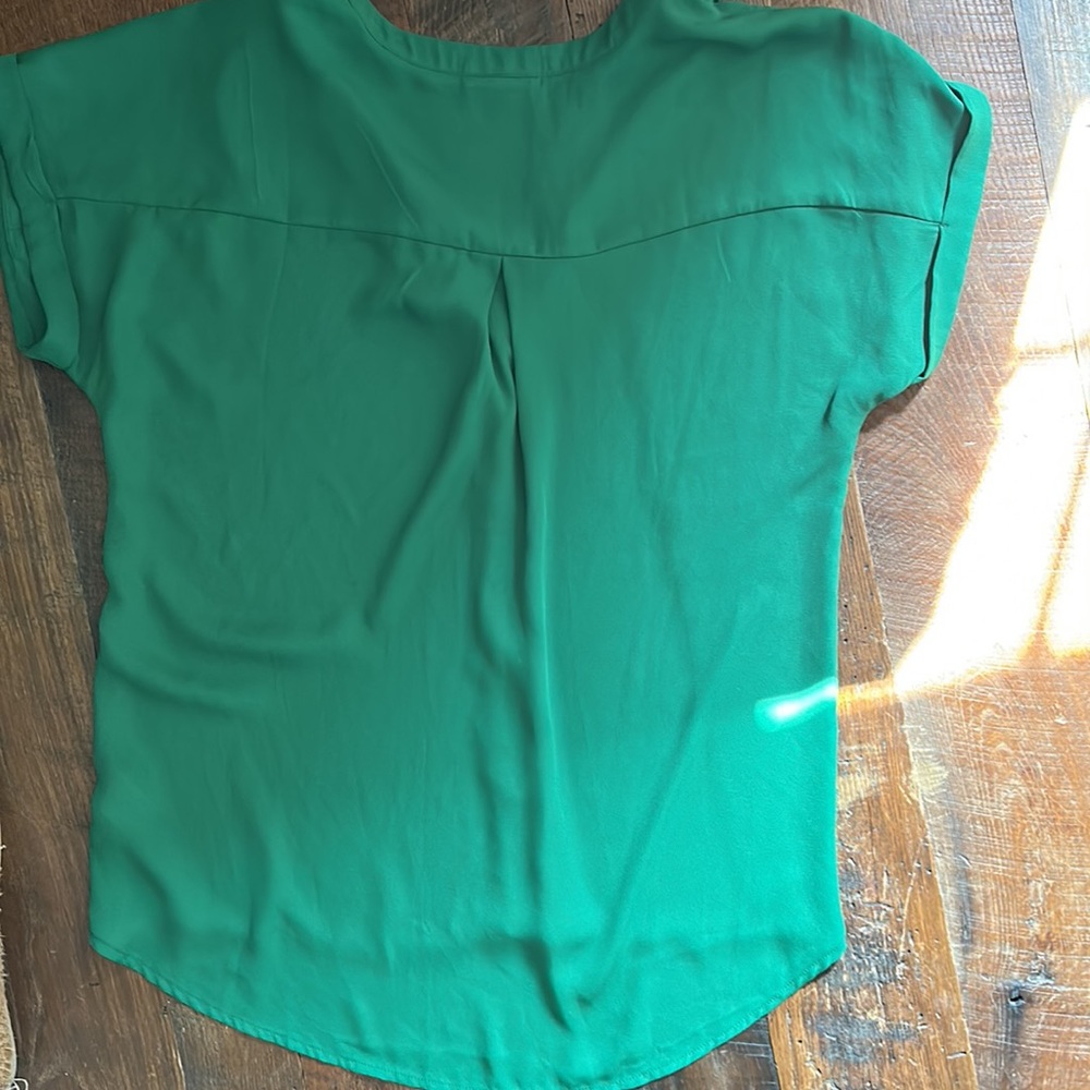 Green Blouse - Picture 4 of 4